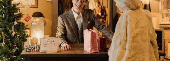 9 Sales Closing Techniques That’ll Make You the Best Salesperson on Your Team